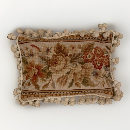 Aubusson style floral wool - floral,